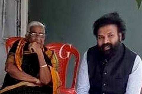 Sriramulu with his mother honnuramma