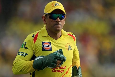 dhoni1