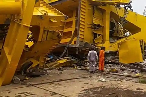 huge crane collapse