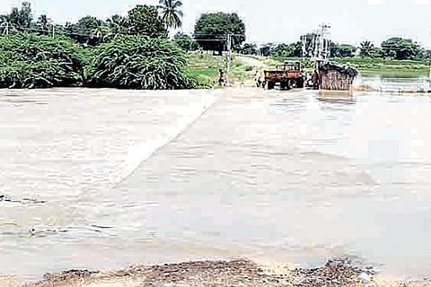 100920 Kampli Narihall Bridge Sinking