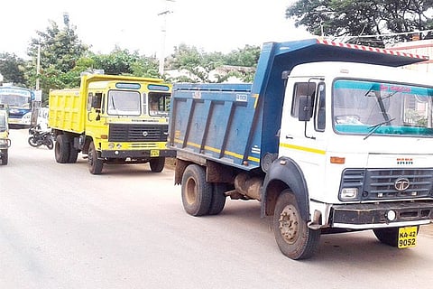 110920 Hadagali Illigal Lorries Attack
