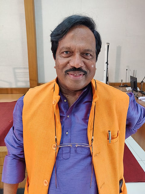 1200px-NagabharanaTS-01