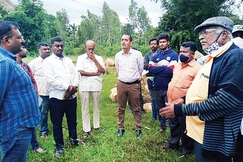 21 SEP KUDUR TAHSILDAR VISIT PHOTO 2