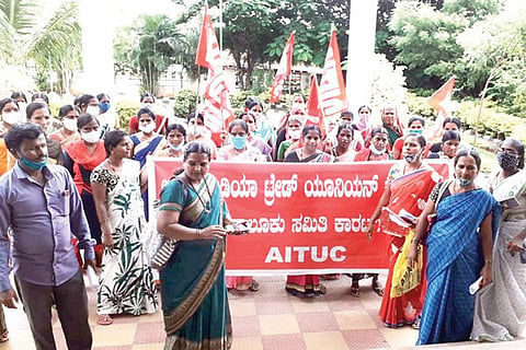 210920 Karatagi AITUC Protest