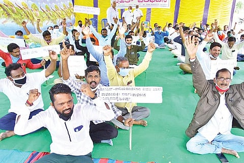 220920 Koppal Private Education Sectors Protest