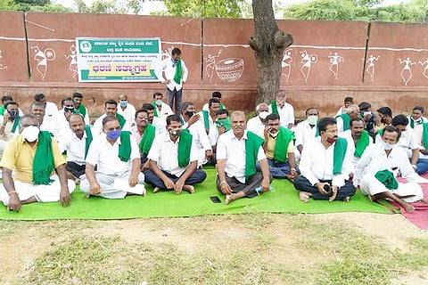 25092020 Raichur Formars protest