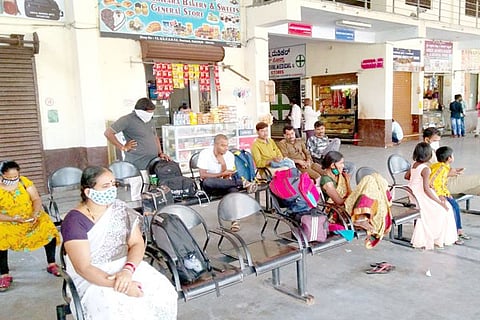 28092020 Raichur bus stand band