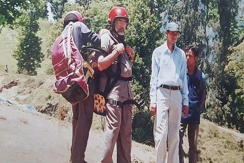 PM Modi Paraglyding