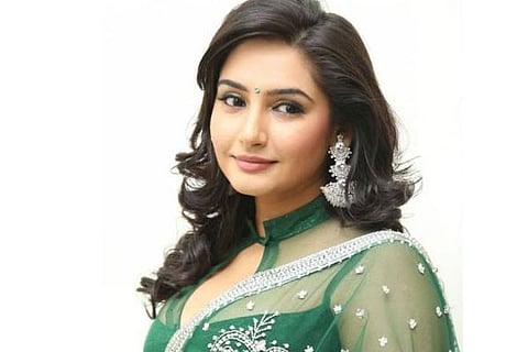 Ragini Dwivedi - Final