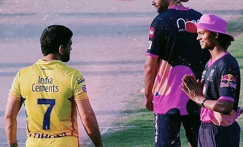 dhoni jai-web