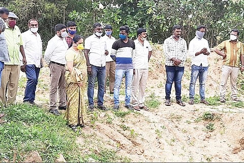 07 OCT KUDUR DC VISIT NEWS PHOTO 1
