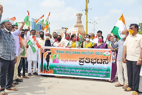 10102020 Koppal Congress Protest