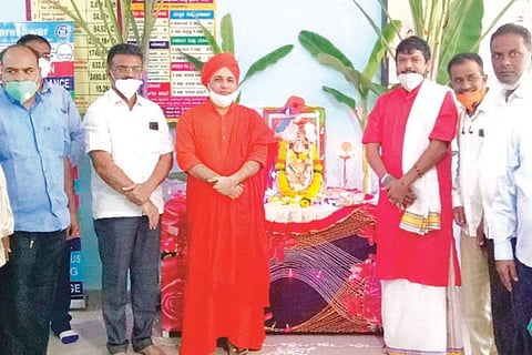 8blh4 jolle socoety news-Web