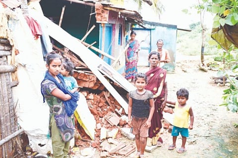 BRM NEELABAYI 11