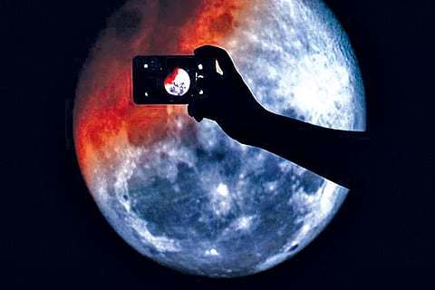 Moon 4G