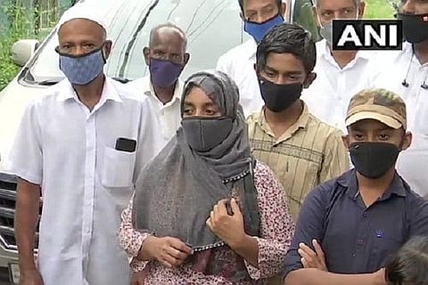 Siddique Kappan's wife meets Rahul Gandhi