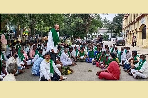 chitradurga RAITHA-SANAGA- protest