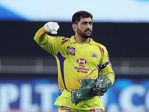 dhoni web