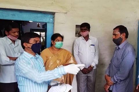 molakalmuru, fake doctor, arrested