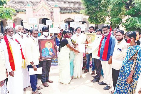 molakalmuru protest