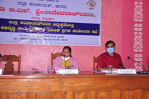 ರೈತರ ಬೆಳೆ ವಿಮೆ ಬಗ್ಗೆ ಹೆಚ್ಚು ಗಮನಹರಿಸಿ ಶ್ವೇತ ದೇವರಾಜ್ (2)