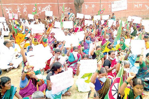 03112020 Raichur NAREGA workers protest