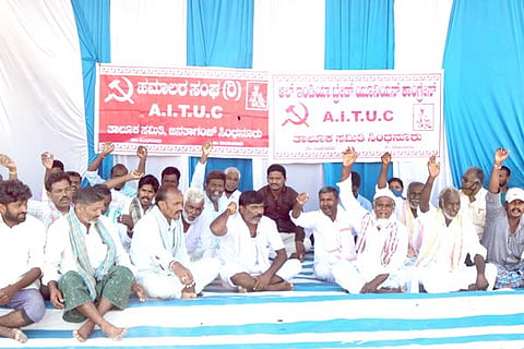 051120 Sindhanuru AITUC Protest