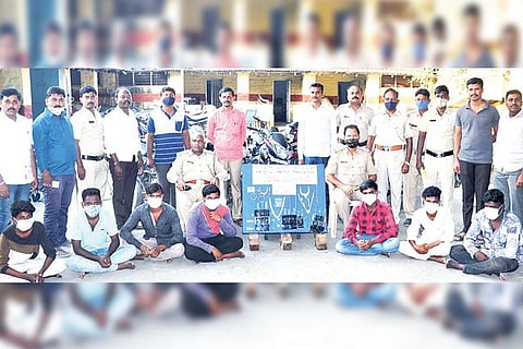 061120 Siraguppa Thief Arrest