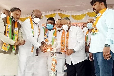 18112020 Maski BJP Party Meeting Minister V Somanna