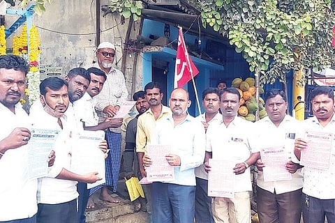 231120 Gangavati CPIM CITU Protest
