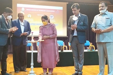 24RAVIG7 ANGADI COLEEGE-Web