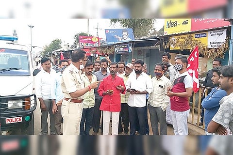 261120 Gangavati Labor Organation Protest
