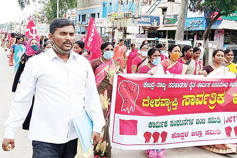261120 Koppal JCTu Protest on Anti Labor Act