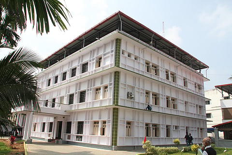 9 smg 5 Dcc bank