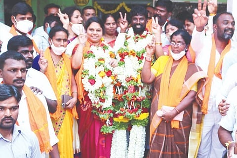 Molakalmuru, town panchayat, president, vice president, election,