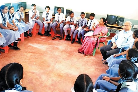 vv web story hunasuru talluk education