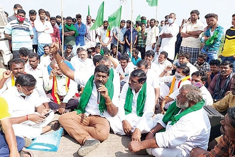 021220 Kudatini Villagers Protest on Industry Dust