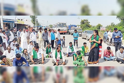 031220 Sirawara Cross Farmers Protest
