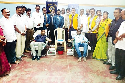 18 dhl Lions mews- ph-1