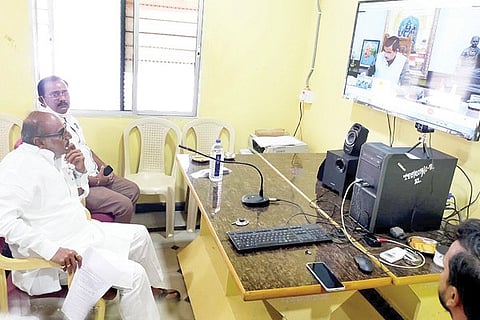 191220 Sindhanuru MLA Video Conference Gadkari