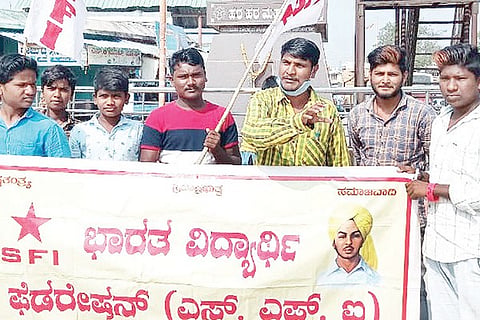 191220 Yalaburga SFI Protest
