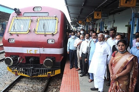 Demu_Rail