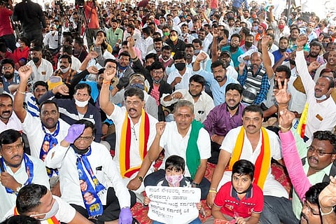 govt bus protest