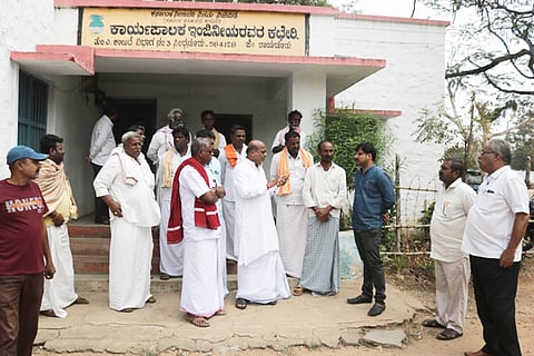 01012020 Sindhanoor formars protest