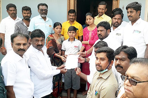 03012021 Karatagi formar suside relif fund MLA basavaraj Dhadesagur