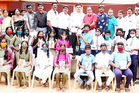 06 Nela Ph 02 Tab Vitharane