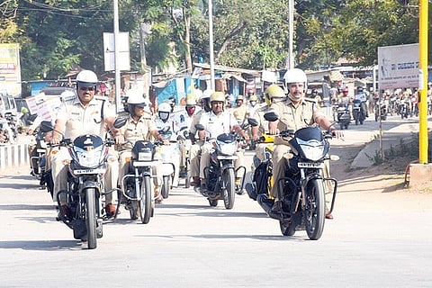 140121 Koppal Road Saptaha Police Dept Baike Rally
