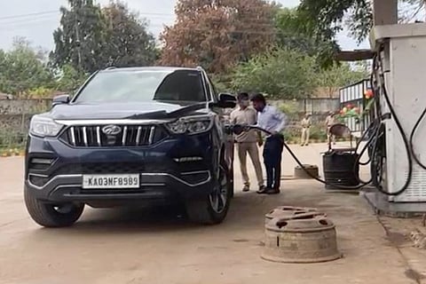 lakshman savadi car