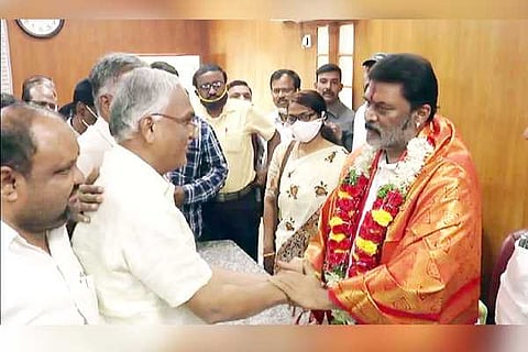 09022021 Bellary-Hosapete Minister Anand Singh BDCC Bank