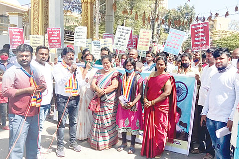 10-02-rama-protest1